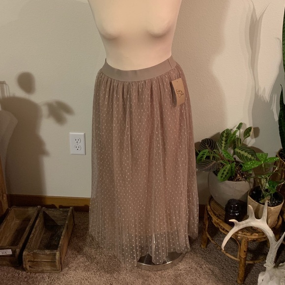Eden & Olivia Dresses & Skirts - NWT • taupe skirt with tulle overlay Eden & Olivia Dresses & Skirts - NWT • taupe skirt with tulle overlay